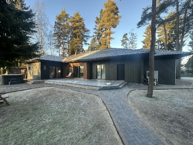 Valminud puitfassaad, lähivaade, Kodukandi Ehitus