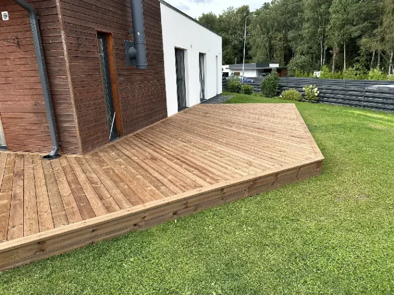 Valminud terrass, vaade aiale, Kodukandi Ehitus